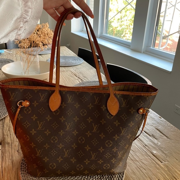 Louis Vuitton Handbags - Louis Vuitton never full MM bag